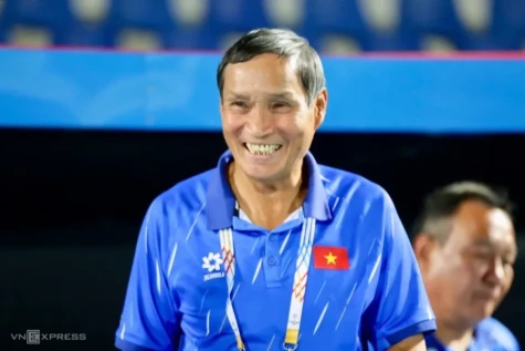 VFF gia hạn bốn tháng với HLV Mai Đức Chung