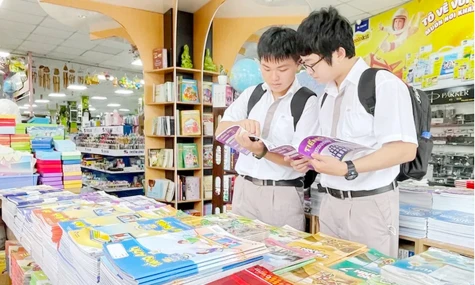 Chọn bộ sách “Kết nối tri thức với cuộc sống” dùng thống nhất toàn quốc: Kiến thức cơ bản không xáo trộn