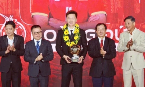 Nguyen Hoang Duc wins Viet Nam Golden Ball Award 2025