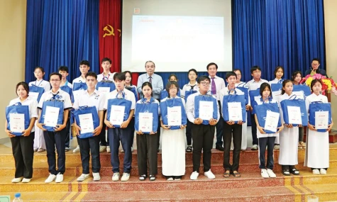 20 năm - hành trình nâng bước con chữ