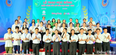 Chắp cánh ước mơ cho những bước chân đến trường