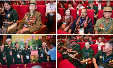 Tặng quà của Chủ tịch nước cho người có công nhân dịp Tết Nguyên đán Bính Ngọ