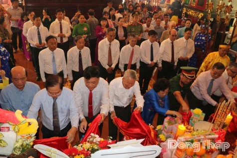 Tribute To National Heroes Thien Ho Vo Duy Duong And Doc Binh Nguyen Tan Kieu