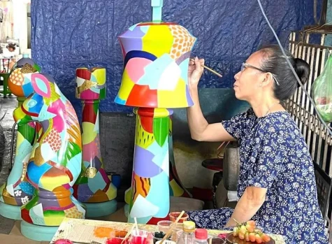 Giữ xuân trong từng lớp sơn mài