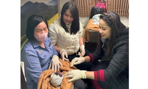 Bé trai chào đời an toàn trên tàu Thống Nhất