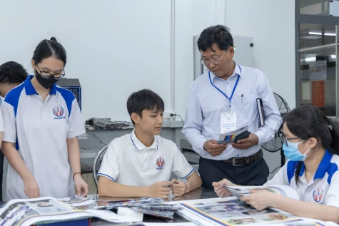 Học để thoát nghèo và khát vọng nâng tầm tri thức