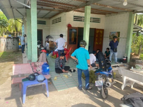 Khởi tố 12 người bắt cóc nam nhân viên quán ăn để đòi nợ 100 triệu đồng