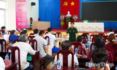 Tuyên truyền chống khai thác IUU cho hơn 100 ngư dân xã Gia Thuận