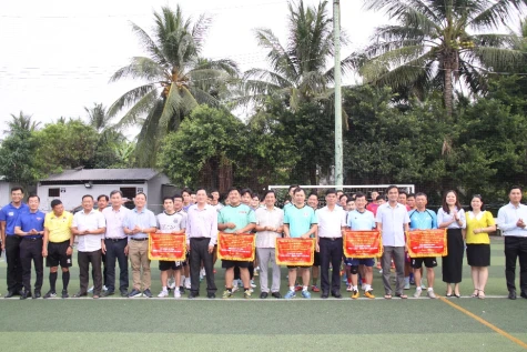 Sôi nổi Giải Bóng đá mini giao lưu mừng Đảng, mừng Xuân Bính Ngọ 2026