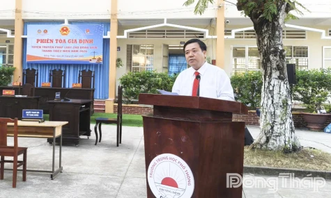 Đồng Tháp: Tuyên truyền pháp luật an toàn giao thông cho học sinh