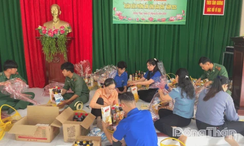 Ấm áp tình quân dân nơi những ngày xuân nơi biên giới