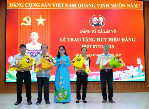 Nâng cao chất lượng công tác xây 
dựng Đảng, tạo nền tảng vững chắc