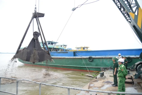 Đồng Tháp: Cung ứng 10,78 triệu m3 cát cho các dự án giao thông trọng điểm