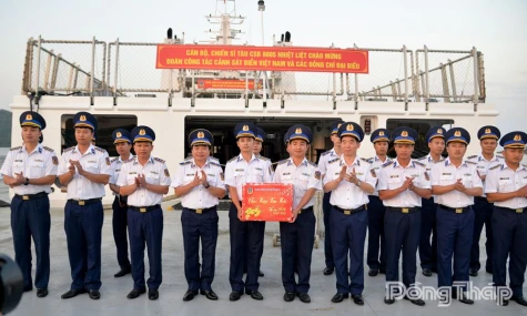Đoàn công tác Cảnh sát biển Việt Nam khởi hành kiểm tra và chúc Tết Nguyên đán các đơn vị phía Nam