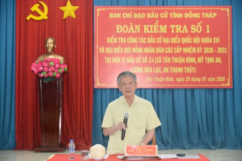 Đồng chí Ngô Chí Cường kiểm tra công tác bầu cử tại Đơn vị bầu cử số 24