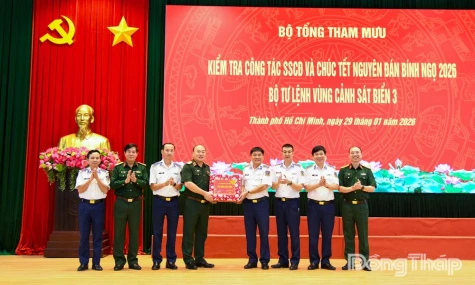 Trung tướng Lê Quang Đạo kiểm tra, chúc Tết Bộ Tư lệnh Vùng Cảnh sát biển 3