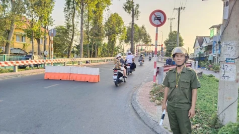 Cấm xe 3 - 4 bánh lưu thông qua cầu Sắt Quay từ 16 giờ ngày 1-2