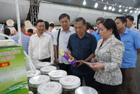 Chương trình Lai Vung chợ Xuân 2026: Giới thiệu nhiều sản phẩm OCOP, sản phẩm công nghiệp nông thôn tiêu biểu