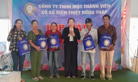 Công ty TNHH MTV Xổ số kiến thiết Đồng Tháp họp mặt, tri ân những người bán vé số