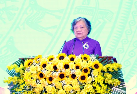 Tự hào 96 năm vững bước dưới lá cờ vẻ vang của Đảng