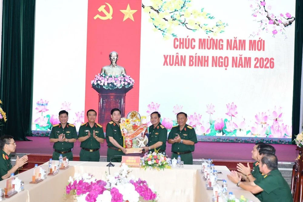 Bộ Quốc phòng thăm, chúc tết tại Bộ Chỉ huy Quân sự tỉnh Đồng Tháp