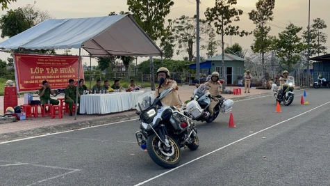 Đồng Tháp: Trang bị mô tô phân khối lớn cho lực lượng Cảnh sát giao thông