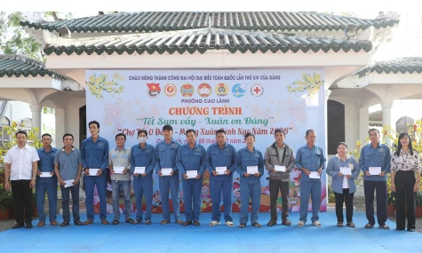 Phường Cao Lãnh: Ấm áp Chương trình “Tết sum vầy - Xuân ơn Đảng” và “Chợ Tết 0 đồng”