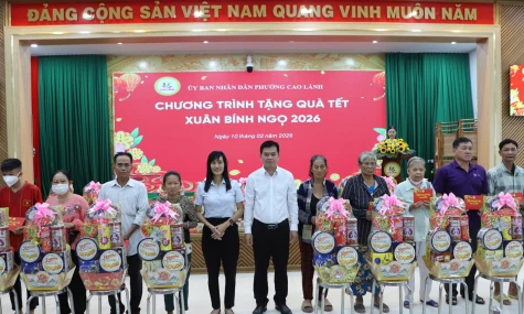 Phường Cao Lãnh, Hồng Ngự: Tặng hơn 770 phần tết cho các hoàn cảnh khó khăn