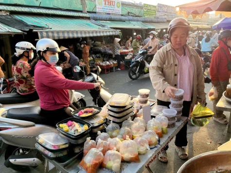 Đồng Tháp: Thị trường đồ lễ ông Táo nhộn nhịp