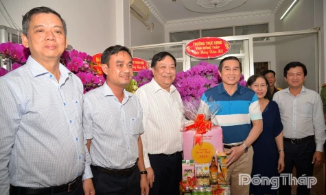 Đồng chí Phạm Thành Ngại thăm, chúc tết nguyên lãnh đạo tỉnh