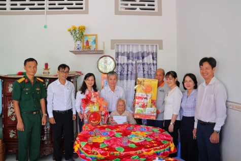 Khi “Ý Đảng - Lòng Dân” dệt nên sắc Xuân nghĩa tình