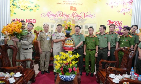 Thắt chặt tình đoàn kết giữa Công an tỉnh Đồng Tháp và Ty Công an tỉnh Prey Veng