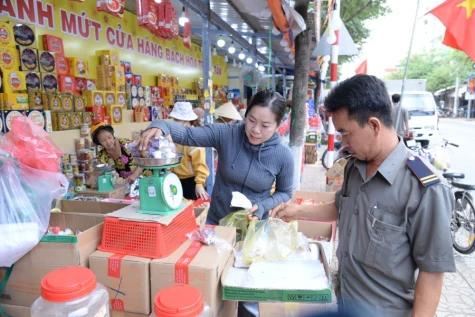 Hàng hóa tết đã sẵn sàng