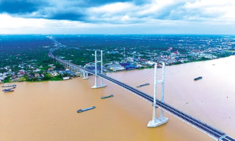 “Nhất cận thị - nhị cận giang - 
tam cận lộ”