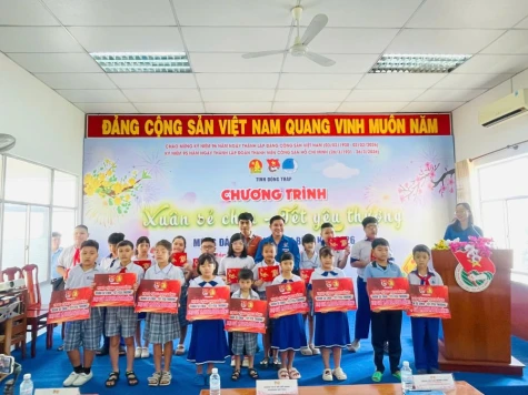 Ấm áp Chương trình “Xuân sẻ chia  - Tết yêu thương” năm 2026