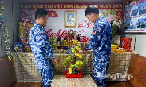 Giữ vững nhịp xuân nơi đầu sóng