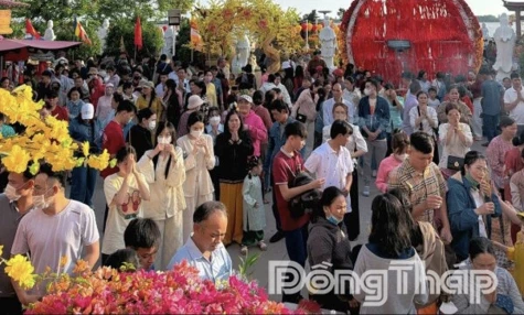 Viếng chùa đầu năm - Nét đẹp văn hóa nhân dịp đầu năm mới