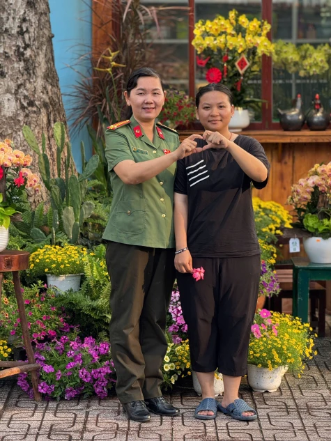 Đồng Tháp: Mẹ đỡ đầu - sưởi ấm mùa xuân cho trẻ mồ côi