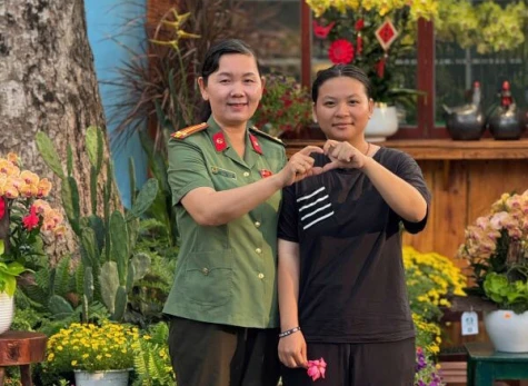 Đồng Tháp: Mẹ đỡ đầu - sưởi ấm mùa xuân cho trẻ mồ côi