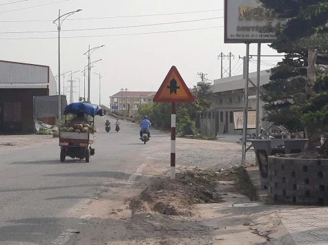 Tình trạng ùn ứ giao thông trên tỉnh lộ 864 và 868 đã được giải tỏa