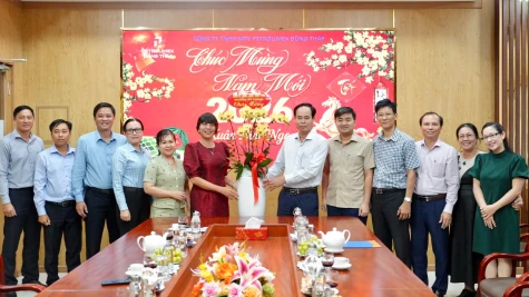 Lãnh đạo phường Mỹ Phong thăm, chúc tết doanh nghiệp tiêu biểu đầu Xuân Bính Ngọ 2026