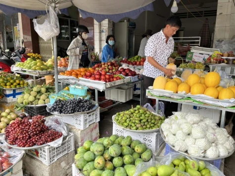 Chợ truyền thống: Sức mua chững lại, giá cả dần bình ổn