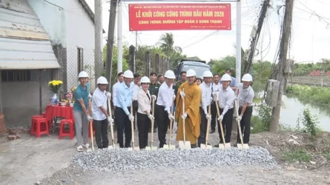 Xã Mỹ Tịnh An khởi công xây dựng đường Tập Đoàn 3 Song Thạnh