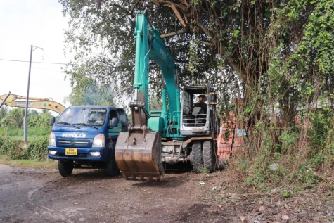 Xã Ba Sao: Khởi công Dự án sửa chữa đường Bờ Đông Ba Sao cụt  (giai đoạn 1)