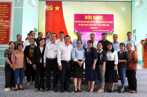 Xã Phong Hòa: Gặp gỡ trao đổi giữa cấp ủy, chính quyền địa phương với nhân viên ngành Y tế