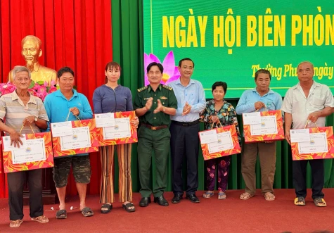 Ngày hội Biên phòng toàn dân tại xã biên giới Thường Phước