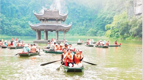 Bảo đảm an toàn cho các lễ hội xuân vùng sông nước