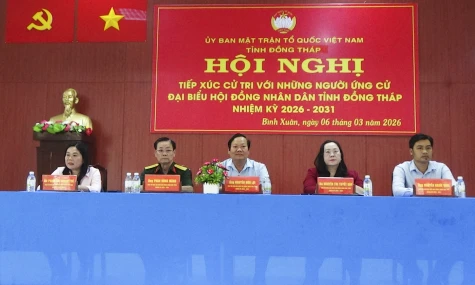 Ứng cử viên đại biểu Hội đồng nhân dân tỉnh tiếp xúc cử tri tại phường Bình Xuân