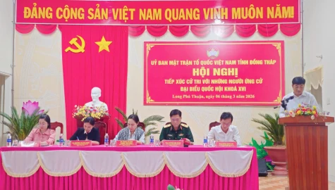 Ứng cử viên đại biểu Quốc hội đơn vị bầu cử số 1 tiếp xúc cử tri xã Long Phú Thuận