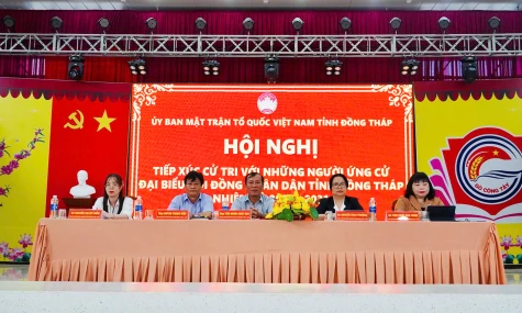 Ứng cử viên đại biểu Hội đồng nhân dân tỉnh tiếp xúc cử tri xã Vĩnh Bình